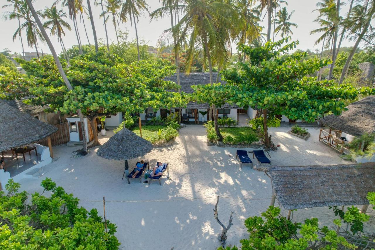 Poa Poa Bungalows 키웬그와 외부 사진